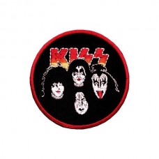 Нашивка вышитая Kiss круглая